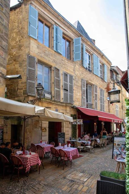 "Les Appartements De Betty A" Coeur Historique Sarlat-la-Canéda Exterior photo